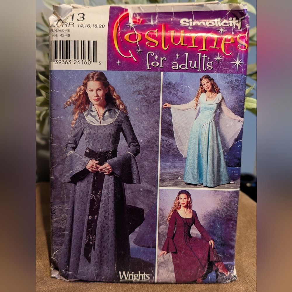 Simplicity Medieval Costume Pattern in Black and White